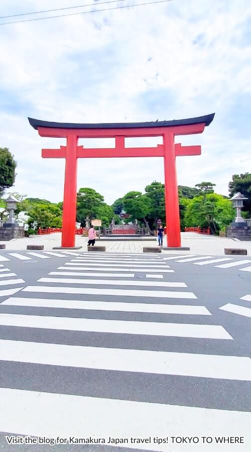 big torii shrine gate walking route to tsugaoka hachimangu shrine